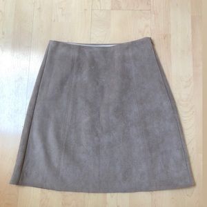 Aritzia Babaton Suede Taupe Grey Skirt Sz 2